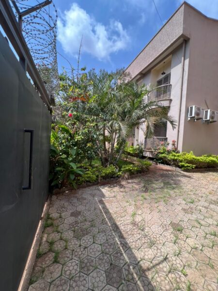DUPLEX STANDING A LOUER QUARTIER GOLF