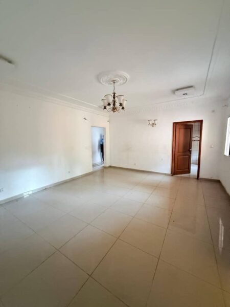 VILLA-DUPLEX POUR BUREAUX À LOUER
