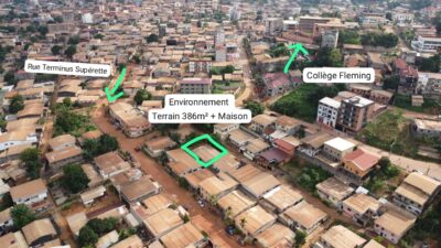 Terrain Titré de 386m² avec Maison à vendre à Biyem-Assi