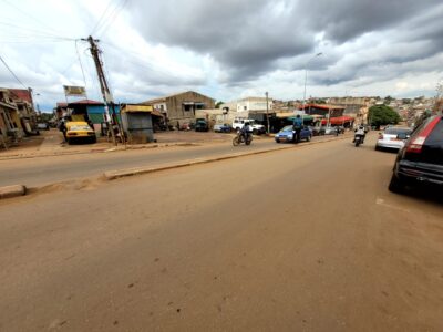 Terrain Commercial Titré de 500m² à vendre à Biyem-Assi