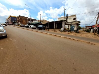 Terrain Commercial Titré de 500m² à vendre à Biyem-Assi