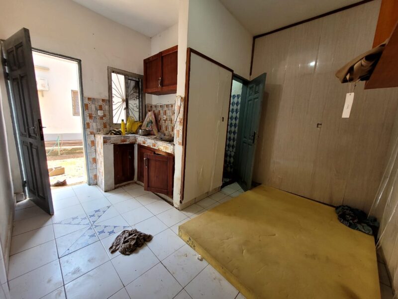 Jolie Chambre Moderne avec Coin Cuisine à louer à Obili